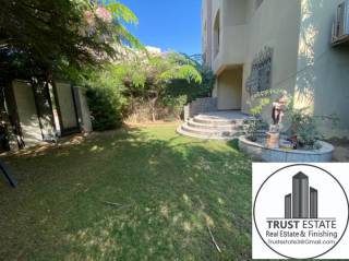 شقة ارضى بحديقة للبيع