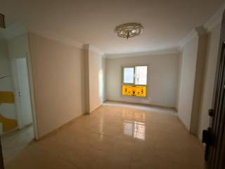 شقة للبيع 110 متر ب سيدي جابر خطوات لشارع المشير