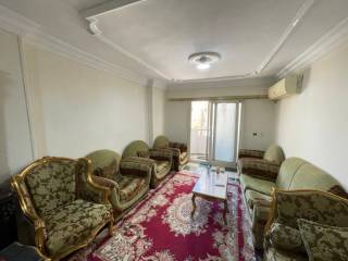 شقه مميزه للبيع 180م ب الازاريطه متفرع من الترام