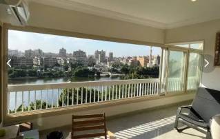 اول بلكونة275م علي النيل بالزمالك 01002333702