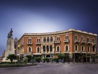 محل 300م رئيسي قرب مترو العتبه01002333702