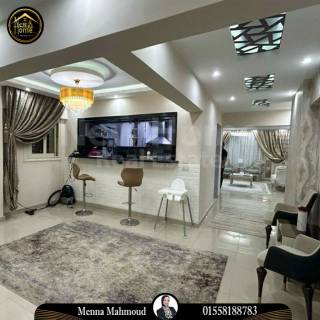 شقة للببع 215 متر محرم بك علي المحمودية مباشرة