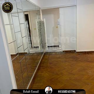 شقه للايجار 140 متر رشدي علي الترام مباشرة