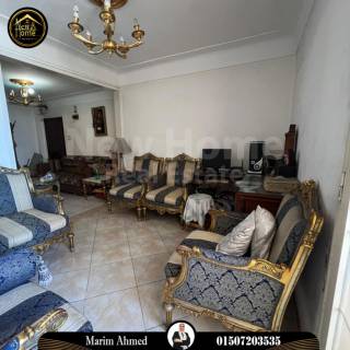 شقة للبيع 100 متر سبورتنج على البحر مباشرة