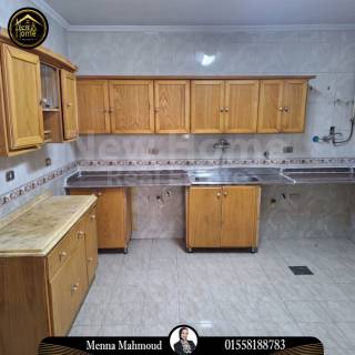 شقة للايجار 300 متر ستانلى