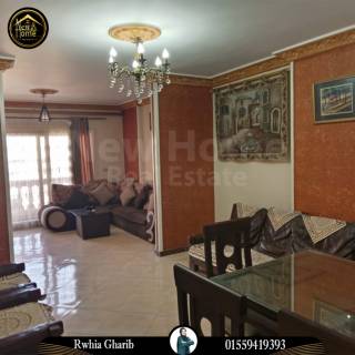 شقة مفروشة للايجار 120 متر كامب شيزار خطوات من الترام