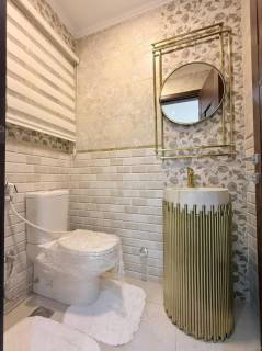 شقه استلام فوري بالاجهزه و الفرش فيالتجمع الخامس