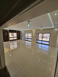 مكتب 4غرف 250م للايجار في ش السودان الرءيسي في الم