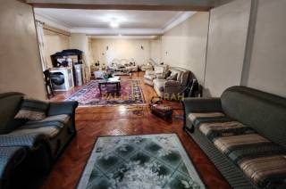 شقة للبيع 203 متر ثروت على الترام مباشرة