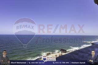 شقة للبيع 234 متر كامب شيزار علي البحر مباشرة