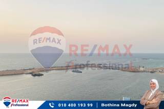 شقة للايجار المفروش 120م السرايا علي البحر مباشره