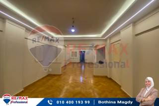 شقه للايجار 200 متر بولكلي خطوات من ش أبو قير