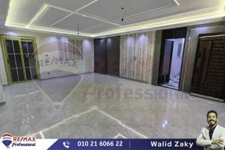 شقة فاخرة للبيع بحر مباشر في العصافرة شارع