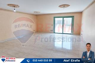 شقة للايجار 300 متر ستانلي ش مصطفي ابو هيف