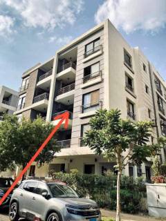 شقة للبيع في كمبوند تاح سيتي امتداد شارع الثورة