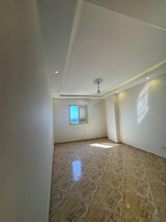 شقه للبيع بميامى مساحتها 180م ترى اسكندريه بالكامل