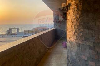 شقة للبيع 200 متر لوران علي البحر مباشرة