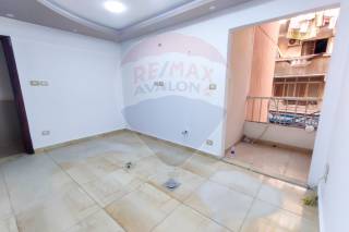 مقر اداري للايجار 120 متر زيزينيا متفرع من ش ابو قير