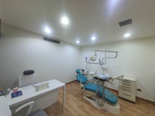 للبيع بشارع فوزي معاذ الرئيسى عيادة دور ارضى