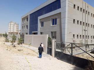 مصنع خرسانة جاهزة للبيع للايجار بالمنطقة الصناعية