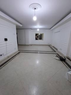 دور ارضي 250م مدخل خاص بالزمالك01002333702