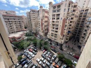 شقة للبيع 110م سموحة ش فيلا نائب المحافظ