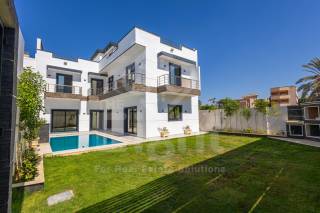 فيلا للايجار بكمبوند اليكس ويست