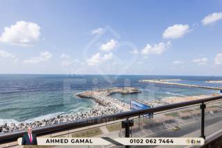 شقة للبيع 120م لوران على البحر مباشرة