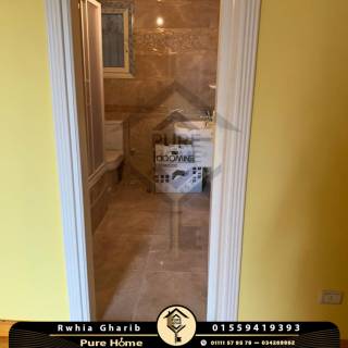 شقة للايجار 180 متر الازاريطة علي الترام مباشرة