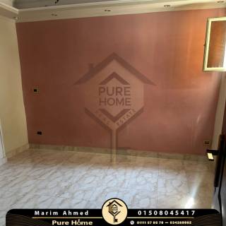 شقة للبيع 120 متر محرم بك متفرع من شارع منشا