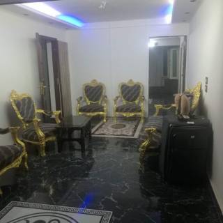 شقة للبيع بالعباسية بجوار كوبرى احمد سعيد