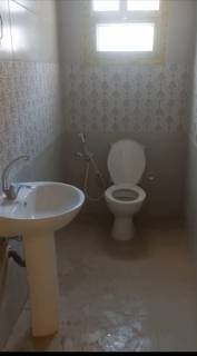 شقه للايجار ق ج في الدقي يالقرب من ش مصدق 3غرف وحم