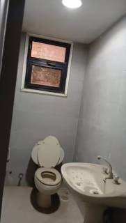 مكتب اداري 300م للبيع في ش وادي النيل الرءيسي في