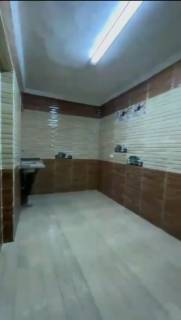 شقه مكيفه تصلح سكن او مكتب للايحار بالقرب من ش شها