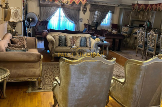 شقة للبيع في مصطفى كامل على الترام مساحة واسعة