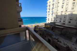 شقه للبيع 150م العصافرة خطوات من البحر