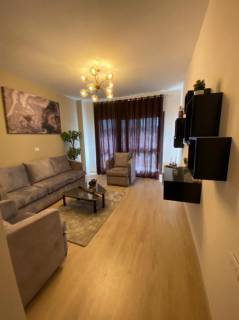 شقة متشطبة بالكامل فى كومباوند فى التجمع الخامس