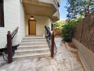 دور ارضي بحديقة بالزمالك 01002333702