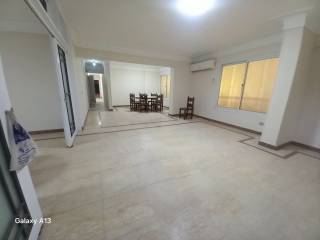 مكتب فاخر للايجار بالفرش أو بدون الفرش