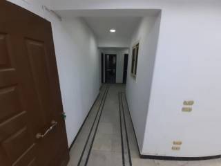 جاليرى للايجار مساحه 225 متر بمحى الدين ابو العز الرئيسى