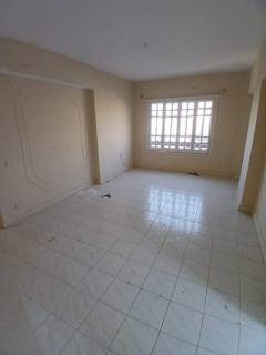 بالدور الاول 250 متر اداري بشارع مصدق الرئيسي واجهه