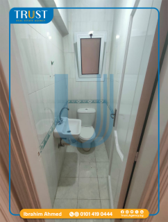 شقة للإيجار المفروش 218م سموحة عمارة قصر السلام