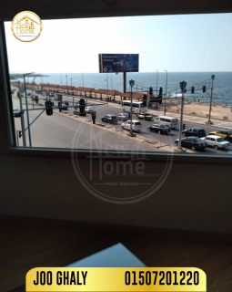 شقة للإيجار السنوي 90م لوران علي البحر مباشرة