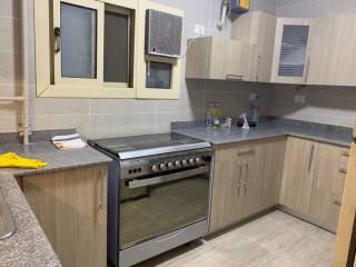 شقه للايجار مفروش بالدقي للسكن بموقع مميز