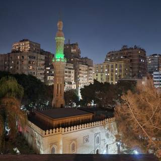 فرصة لعروسين او اسرة راقية بعمارة هادئة وشيك