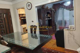 شقه للبيع 220 متر لوران شارع شعراوي