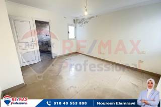 مقر اداري للبيع لوران متفرع من شارع شعراوي