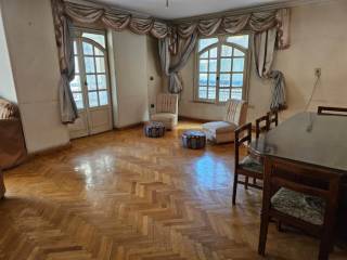 شقة لقطة للايجار بالمنطقة السادسة