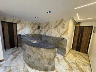 مكتب للإيجار في المهندسين 100م في شارع السودان