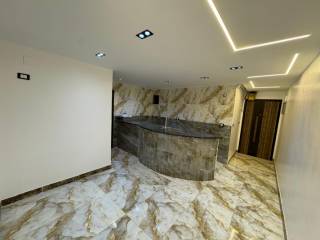 مكتب 200م للايجار ببرج حديث في المهندسين بالقرب من